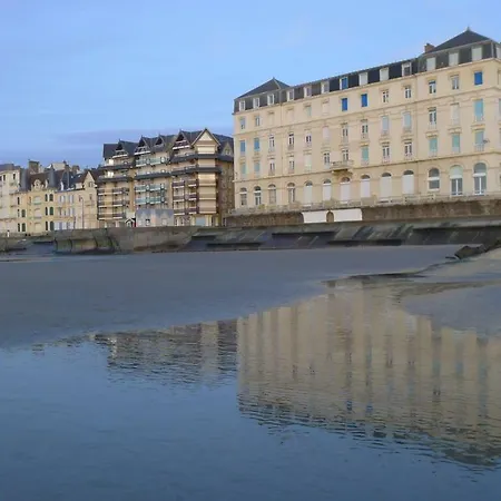 Le Charme Apartment